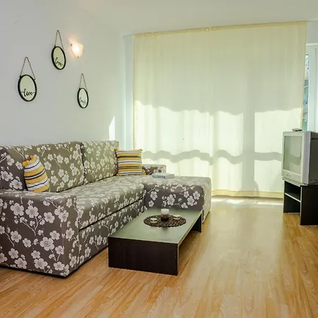 Clara In Sarafovo By Flаt Manаger * 부르가스